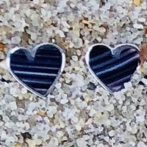 E1006 Wampum Heart Shaped Quahog Shell Sterling Silver Stud Earrings NWT